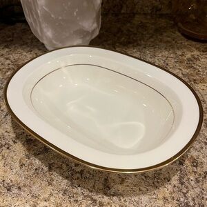 Noritake 10” Oval Vegetable Bowl Troy Pattern 9726